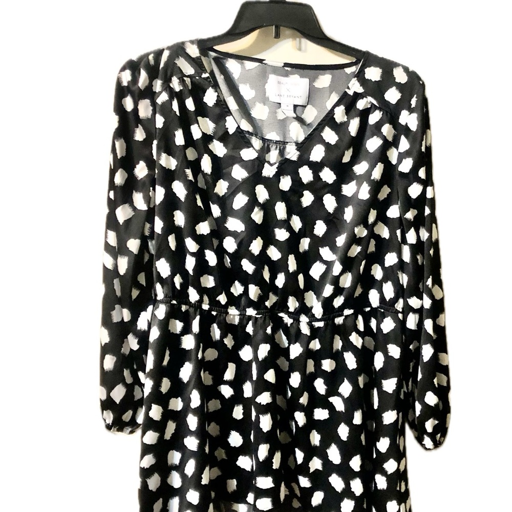 Chic Black and White Long Sleeve Tunic